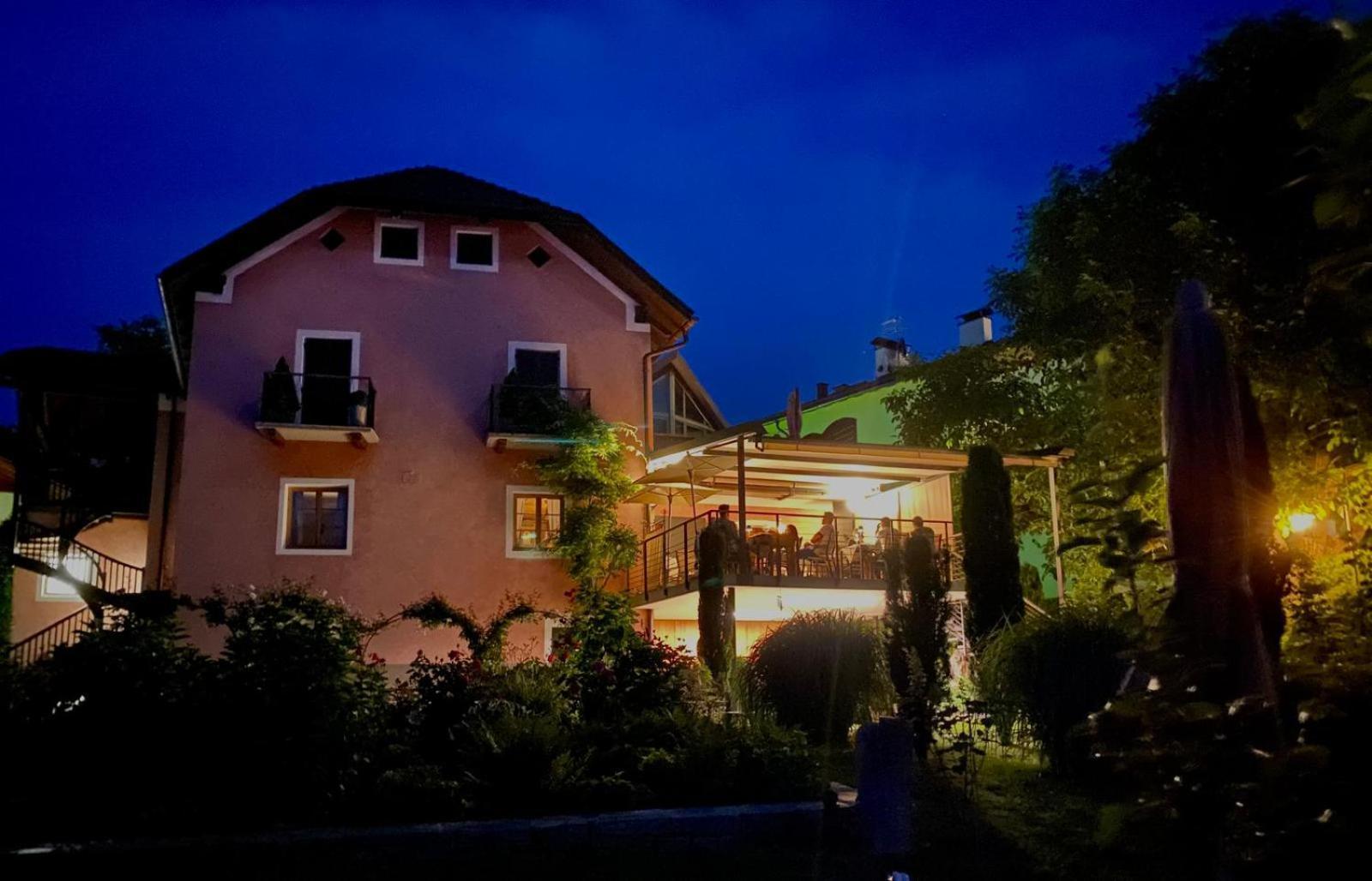 Der Unterwirt Guesthouse And Restaurant Киуза Екстериор снимка